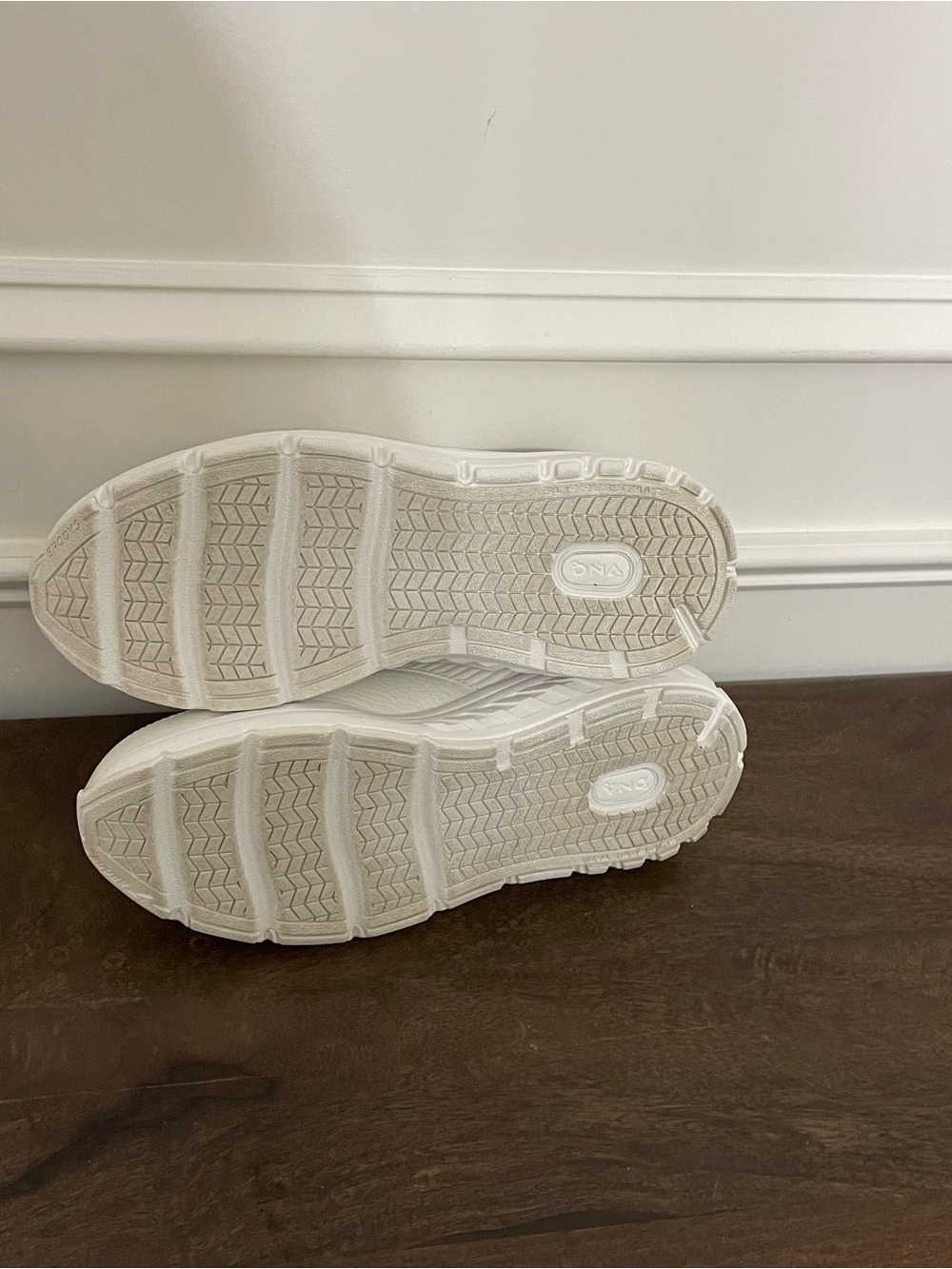 Brooks Women’s Addiction Walker 2 Shoes - Picture 5 of 6